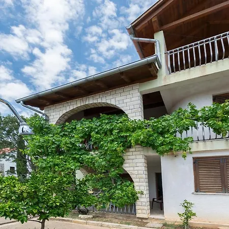 Iva 2 Apartment